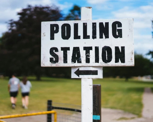 phil-hearing-bu27Y0xg7dk-unsplash