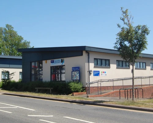 Woodingdean_(New)_Library_and_Health_Centre,_Warren_Road,_Woodingdean_(May_2020)_(1) (1)