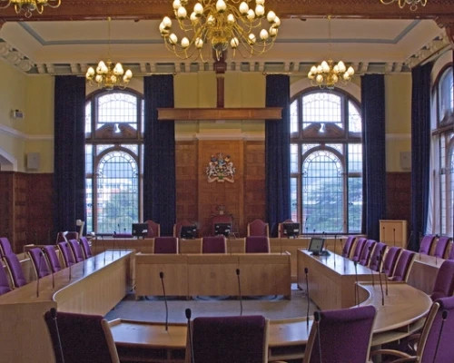 New_Council_Chamber,_Reigate_Town_Hall_-_geograph.org.uk_-_2070845
