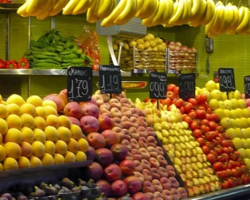 640px-Fruit_stall_at_Barcelona_market_2929344665