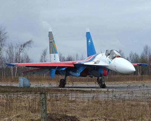 640px-Sukhoi_Su-35_Russia_-_Air_Force_AN1204128