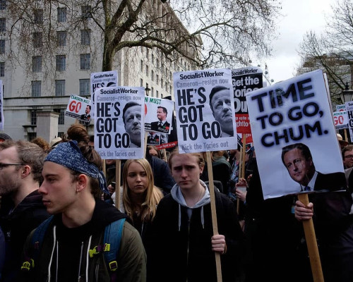 Anti-David_Cameron_protest_02