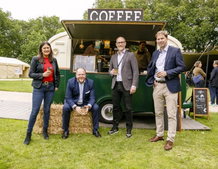Politicians w coffee
