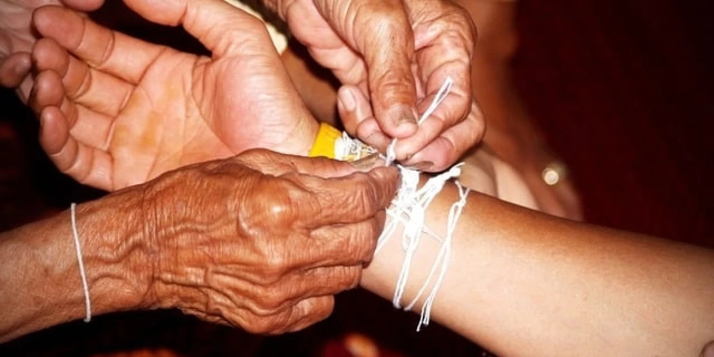 hand-hold-care-health-medical-a7bb92