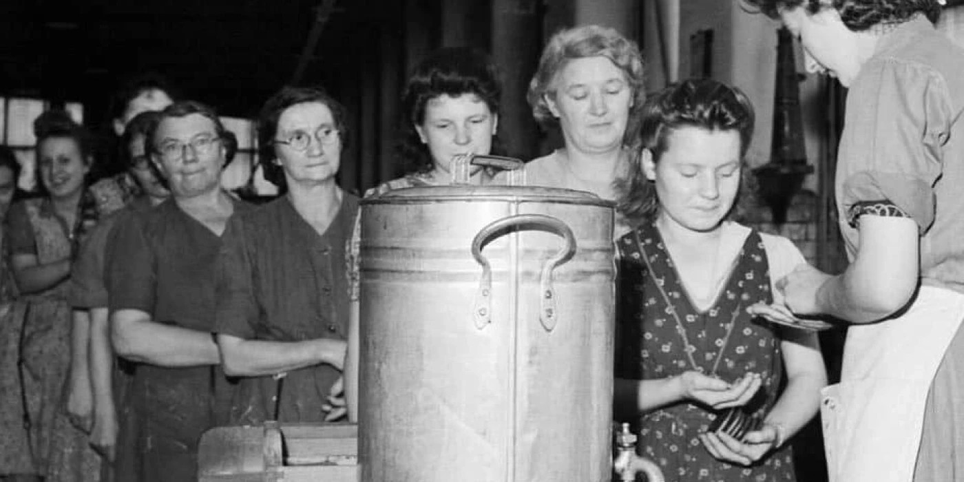the-british-cotton-industry-everyday-life-at-a-british-cotton-mill-lancashire-53b767-e1711368517822