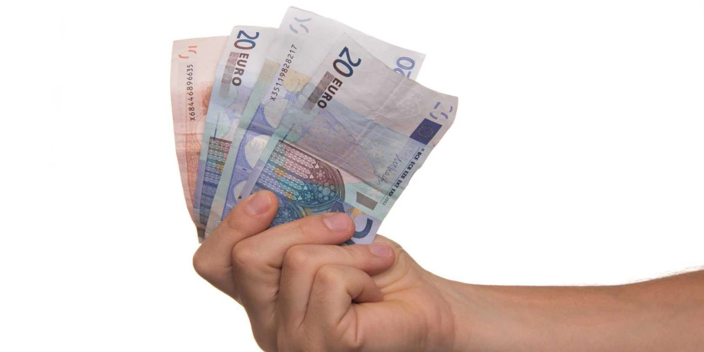 hand-money-business-shopping-arm-note-1335730-pxhere.com-1-scaled