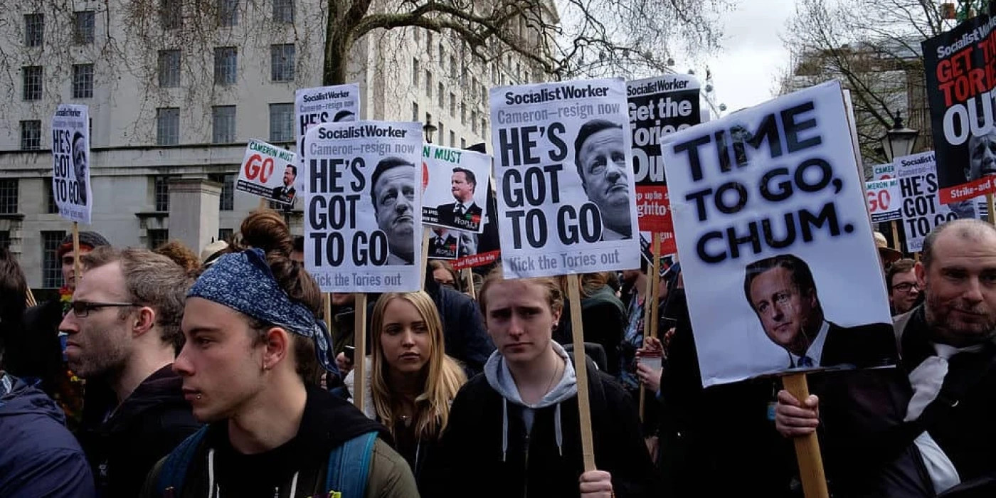 Anti-David_Cameron_protest_02