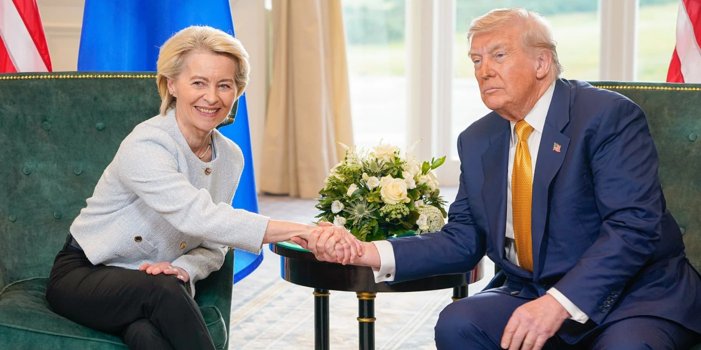 Meeting_between_Ursula_von_der_Leyen,_President_of_the_EC,_and_Donald_Trump,_President_of_the_United_States_-_2025_(3)