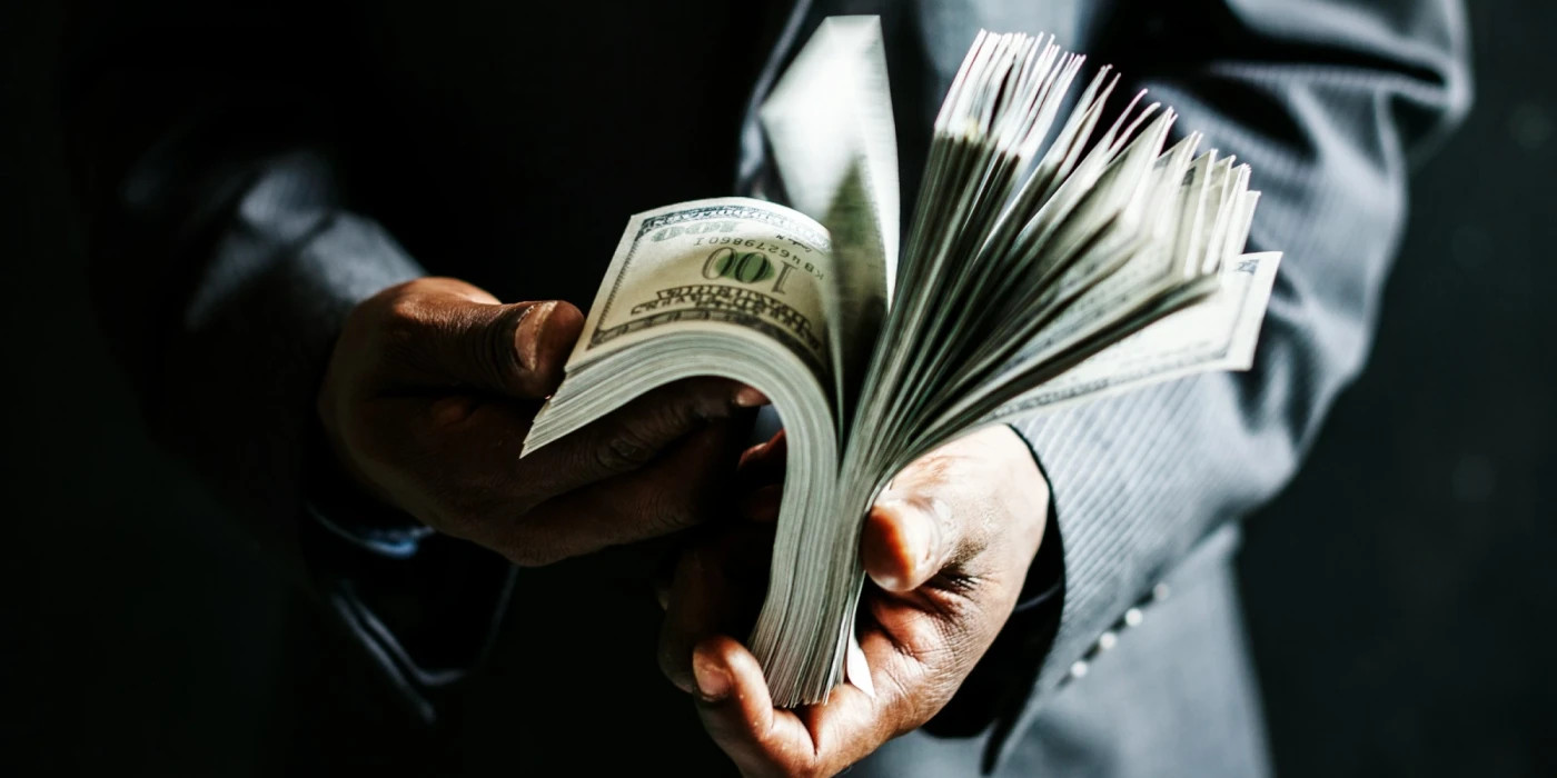 curated-lifestyle-FAJpSVR5NpE-unsplash (1)