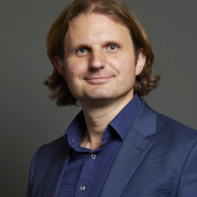 Official_portrait_of_Steffan_Aquarone_MP_crop_2